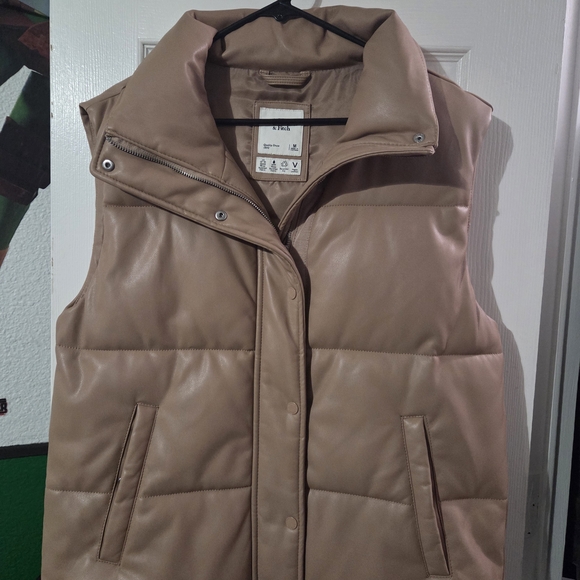 Abercrombie & Fitch Other - Abercrombie & Fitch Light Brown Puffer Vest